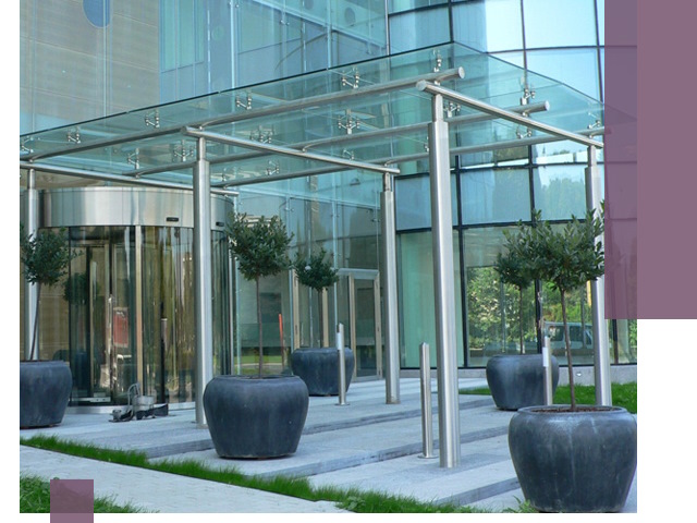 Навесы из стекла на заказ в Людинове — монтаж и установка