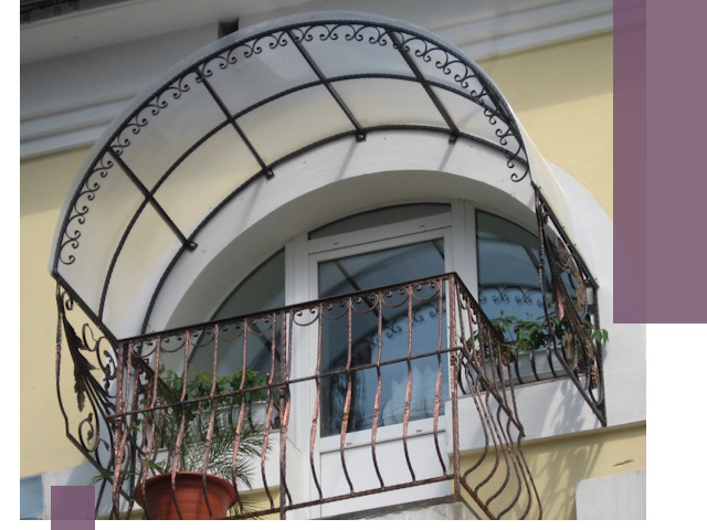 Козырьки над балконом в Людинове — изготовление и монтаж